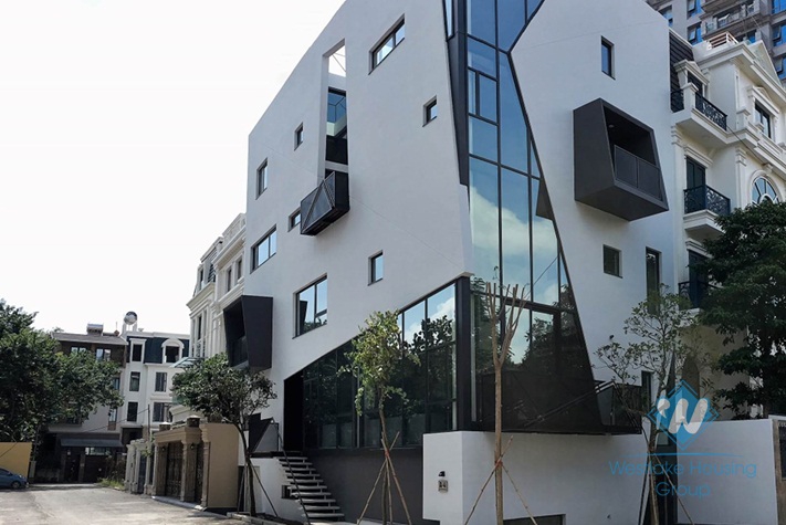 Nice office space for rent in Cau Giay district, Ha Noi